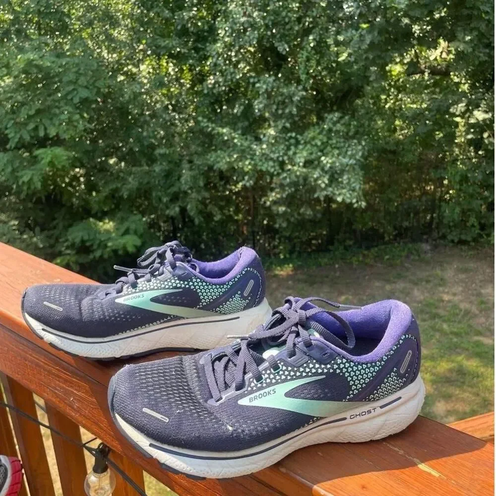 Brooks women’s wide
